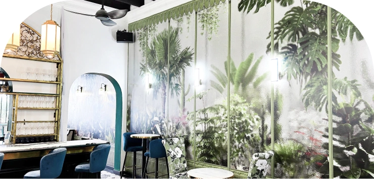 Stunning Restaurant Detail with Wallpaper